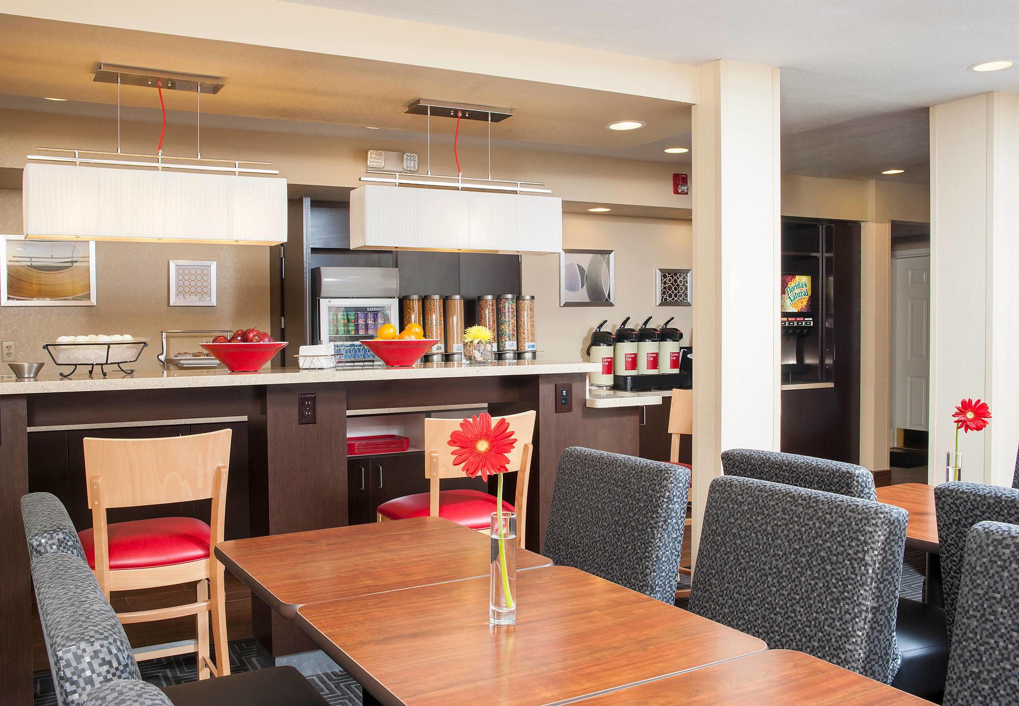 Towneplace Suites Indianapolis Park 100 מראה חיצוני תמונה